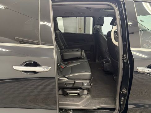 Used 2023 Honda Odyssey Elite image 17