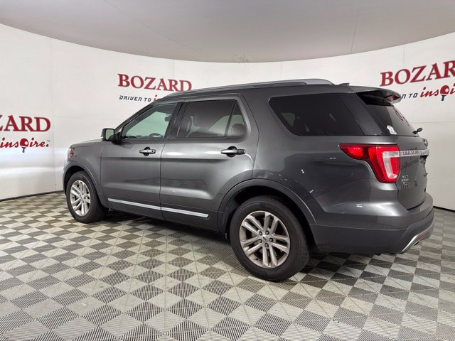 Used 2017 Ford Explorer XLT w/ Equipment Group 202A FWD image 8