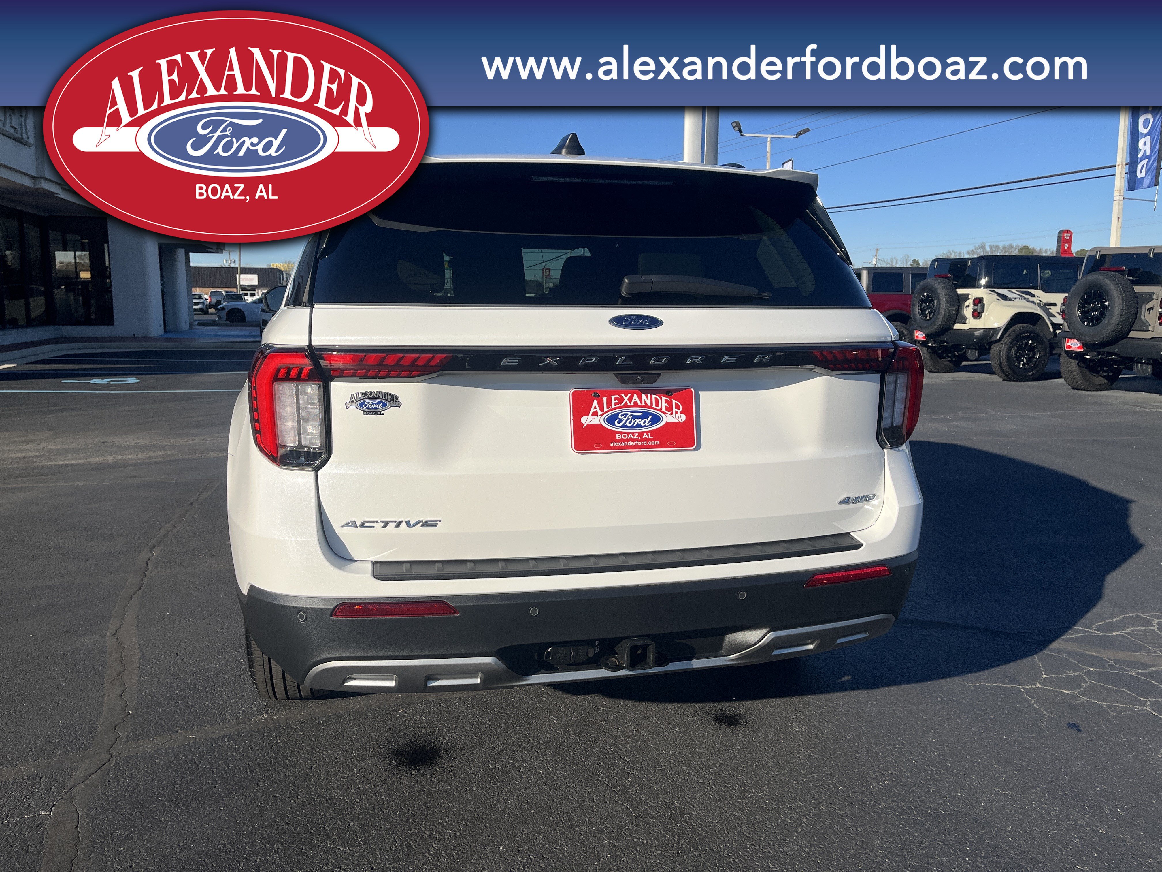 Used 2025 Ford Explorer Active w/ Active Comfort Package AWD/4WD image 6