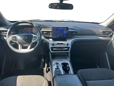 Used 2023 Ford Explorer XLT w/ Class IV Trailer Tow Package image 10