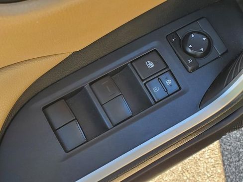 Used 2020 Toyota RAV4 XLE image 19