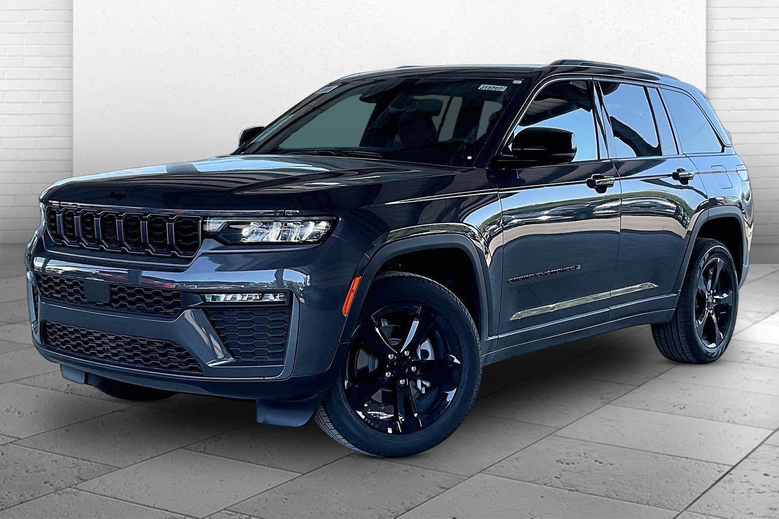 New 2026 Jeep Grand Cherokee Limited w/ Limited Altitude Package AWD/4WD image 2