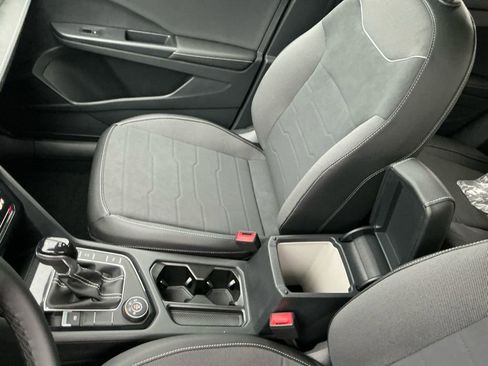 New 2025 Volkswagen Taos SE image 24