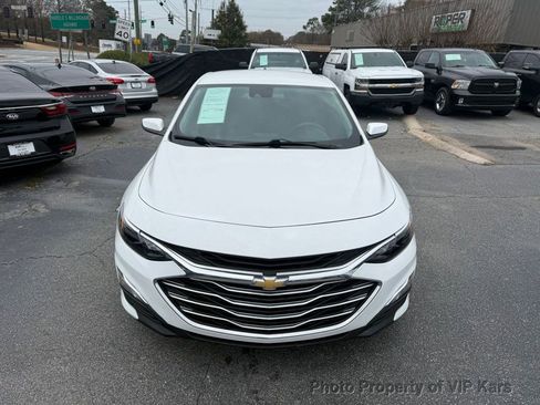 Used 2022 Chevrolet Malibu LS w/ Driver Confidence Package II image 2