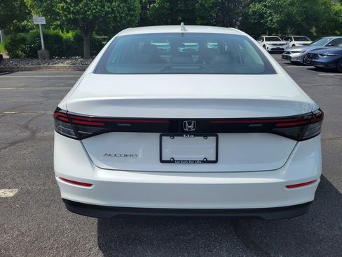 New 2025 Honda Accord LX image 4