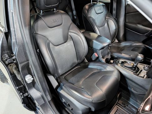 Used 2019 Jeep Cherokee Limited w/ Trailer Tow Group image 31