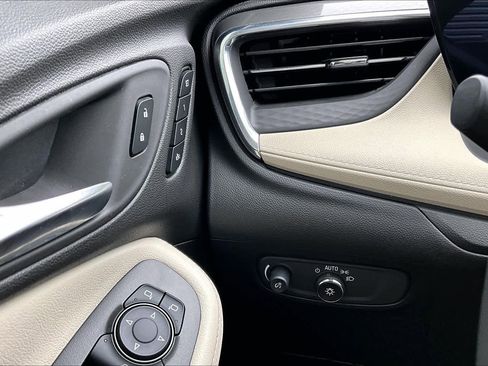 Used 2025 Buick Encore GX Avenir w/ Avenir Technology Package image 33