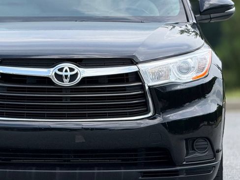 Used 2016 Toyota Highlander LE FWD image 15