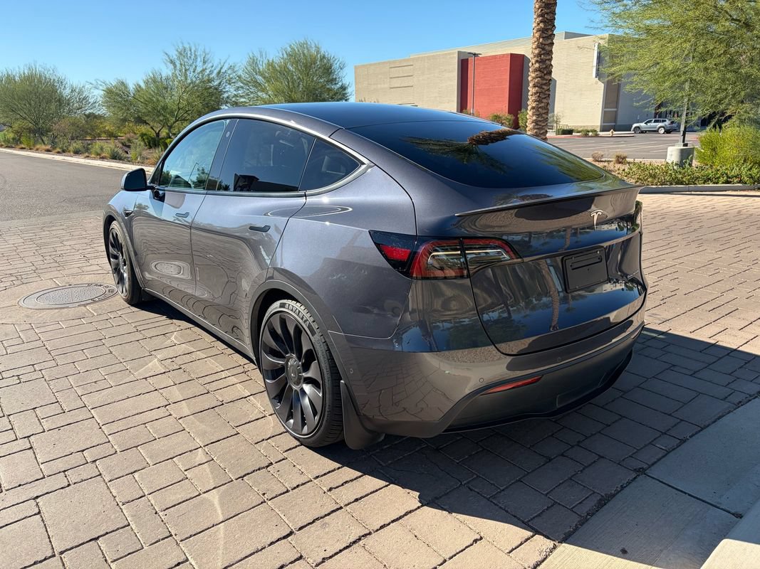 Used 2022 Tesla Model Y Performance AWD/4WD image 3