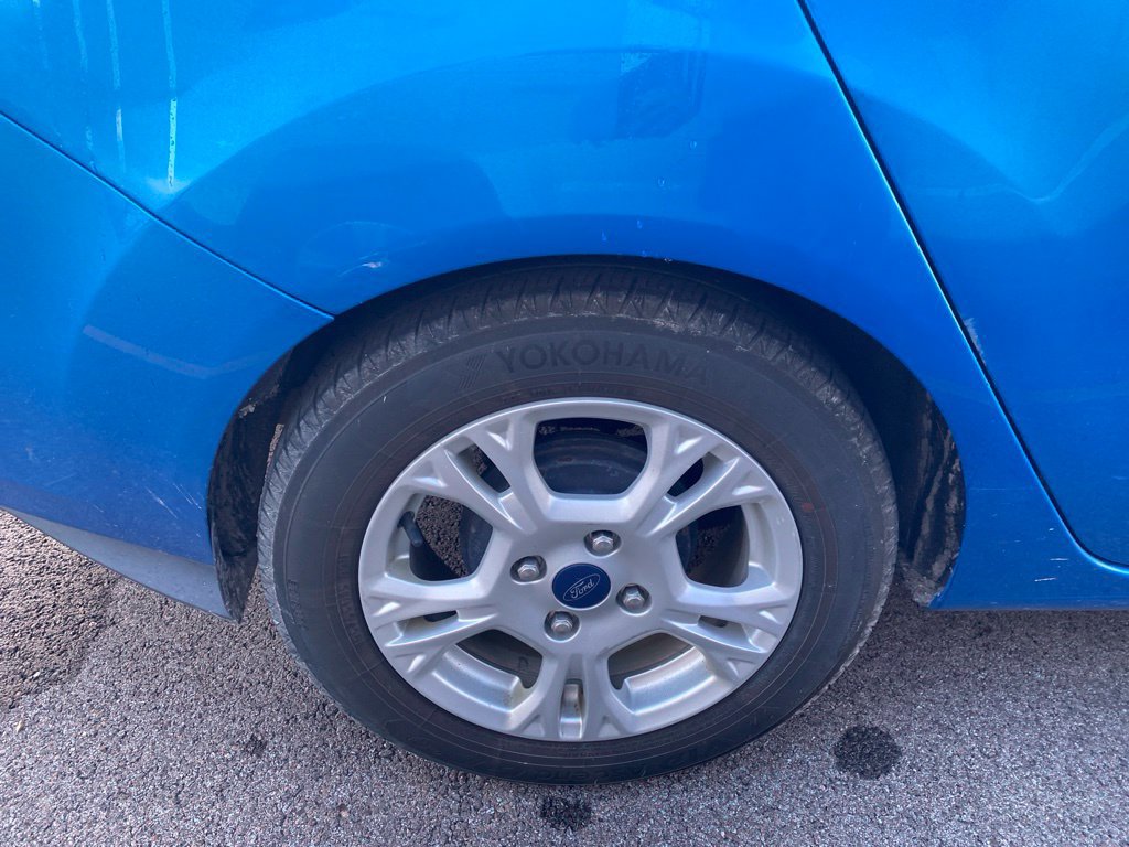 Used 2015 Ford Fiesta SE FWD image 8