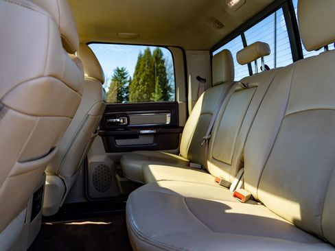 Used 2016 RAM 3500 Laramie image 16