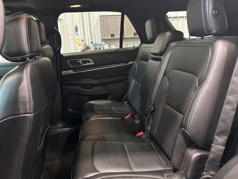 Used 2016 Ford Explorer Limited w/ Equipment Group 301A AWD/4WD image 28