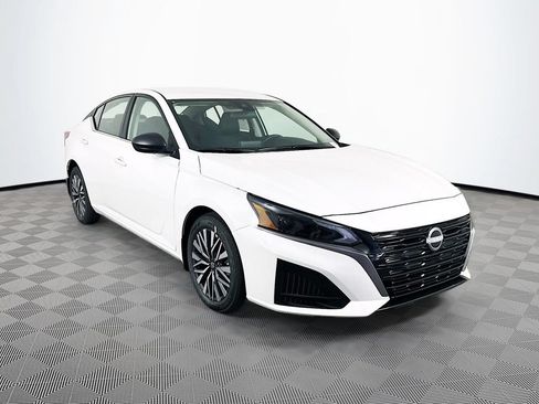 New 2026 Nissan Altima 2.5 SV FWD image 3