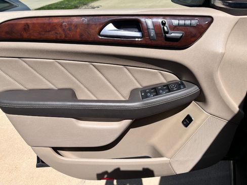 Used 2016 Mercedes-Benz GL 450 4MATIC image 8