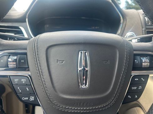 Used 2020 Lincoln Continental AWD image 15