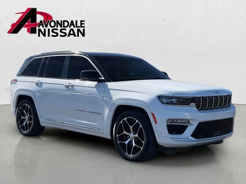 Used 2023 Jeep Grand Cherokee Summit AWD/4WD image 7