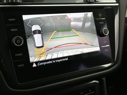 Used 2022 Volkswagen Tiguan SE R-Line image 26