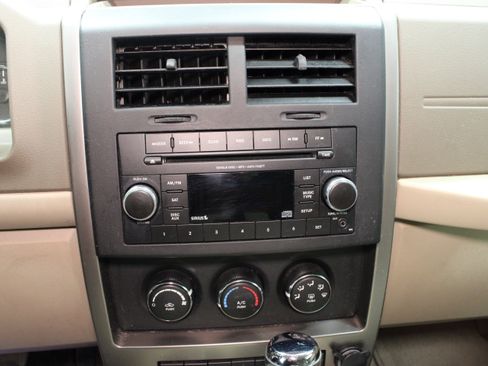 Used 2012 Jeep Liberty Sport w/ Popular Equipment Group AWD/4WD image 20