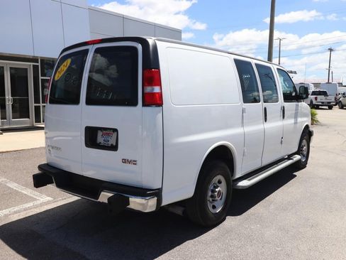Used 2024 GMC Savana 2500 w/ Driver Convenience Package RWD image 15