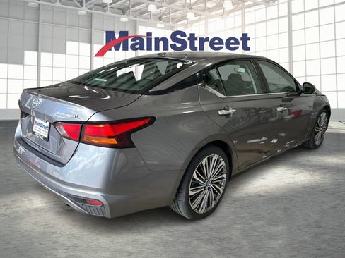 Used 2023 Nissan Altima 2.5 SL FWD image 5