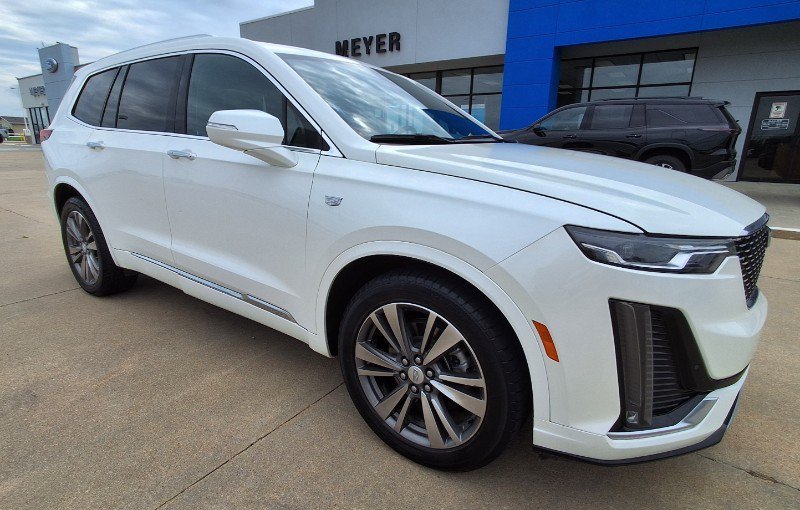 Used 2021 Cadillac XT6 Premium Luxury FWD image 2