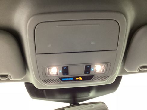 Used 2023 Ford Explorer XLT w/ Equipment Group 202A AWD/4WD image 32