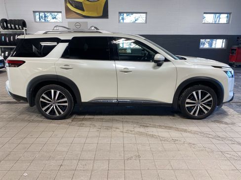 Certified 2024 Nissan Pathfinder Platinum w/ Cargo Package image 31
