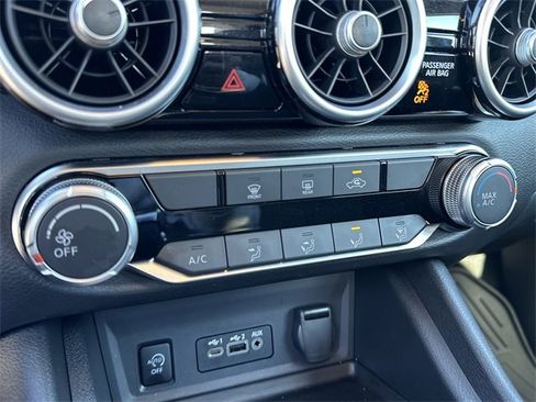 Certified 2025 Nissan Sentra SV image 7