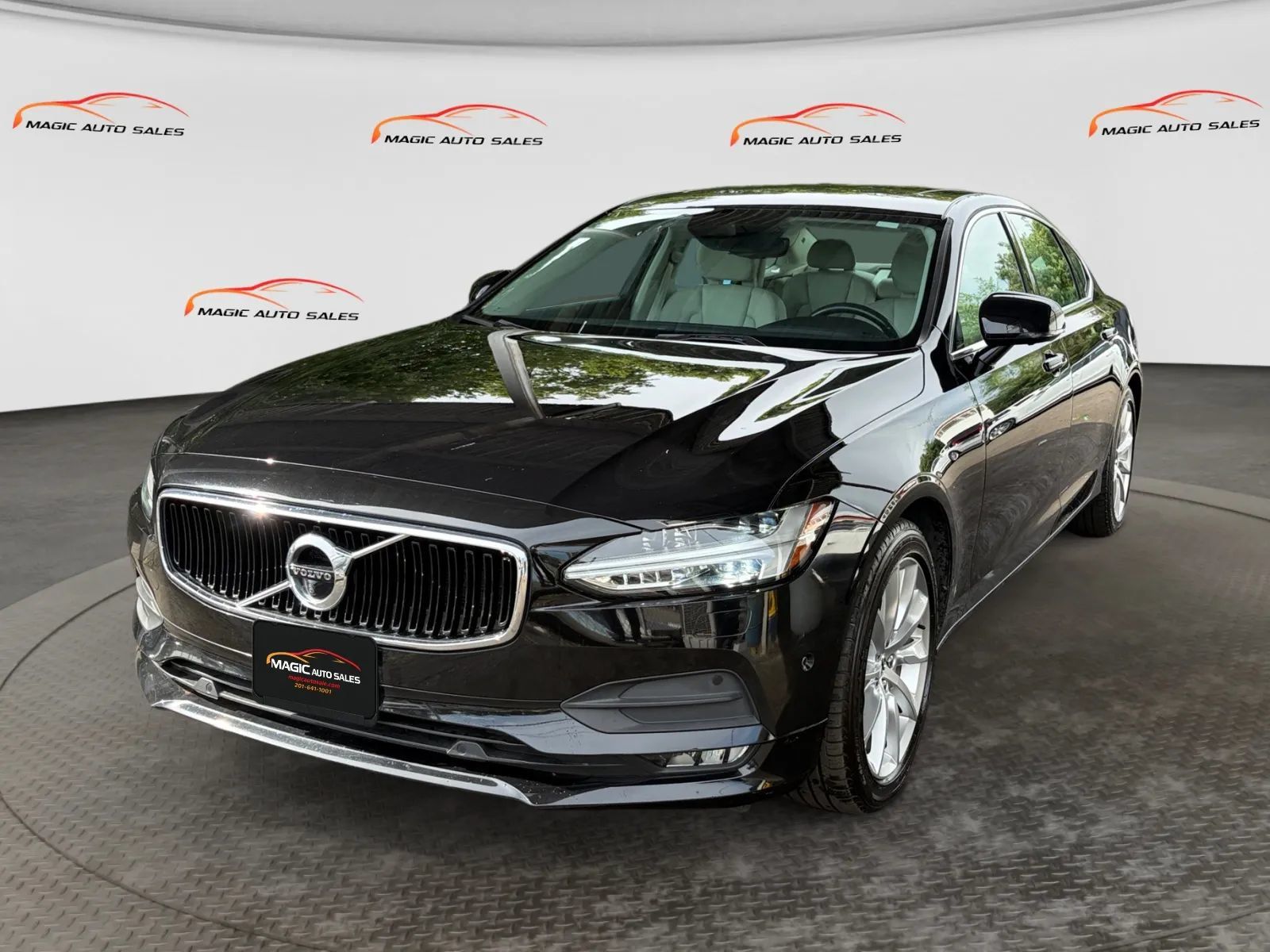 Used 2018 Volvo S90 T6 Momentum w/ Convenience Package AWD/4WD image 1