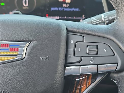 Used 2024 Cadillac Escalade Premium Luxury RWD image 23