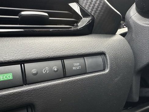 Used 2025 Nissan Sentra SV image 38