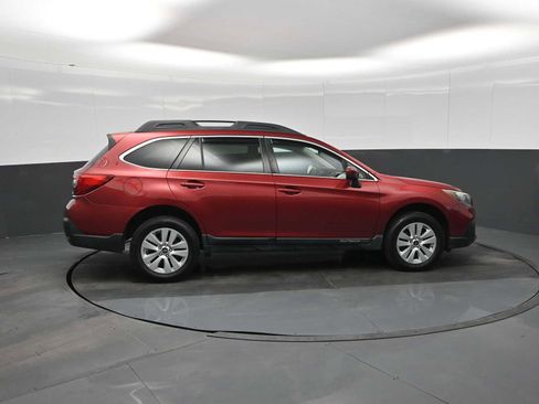 Used 2018 Subaru Outback 2.5i Premium image 9