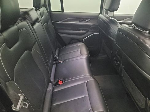 Used 2022 Jeep Grand Cherokee Limited 4xe image 19