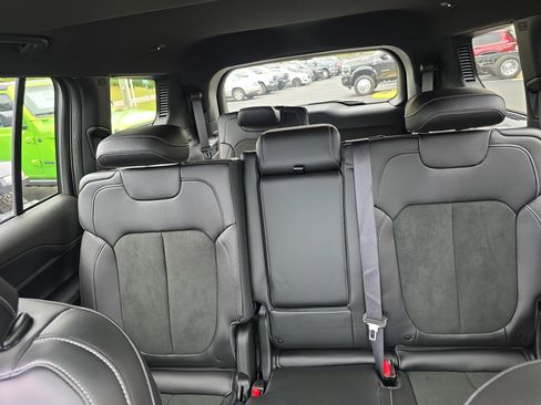 New 2025 Jeep Grand Cherokee L Altitude image 13