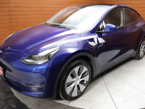 Used 2023 Tesla Model Y Long Range AWD image 71