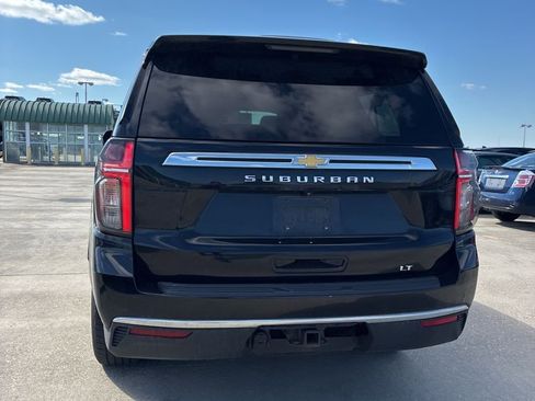 Used 2021 Chevrolet Suburban LT w/ LT Signature Package image 5
