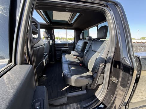 Used 2022 Ford F250 Lariat w/ Black Appearance Package AWD/4WD image 25