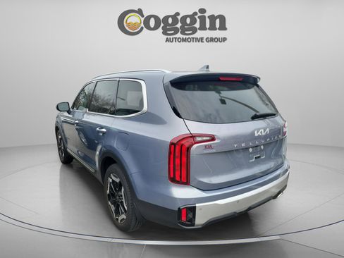 Used 2023 Kia Telluride S w/ S Sunroof Package image 4