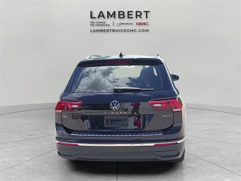 Used 2023 Volkswagen Tiguan SE w/ Panoramic Sunroof Package AWD/4WD image 4