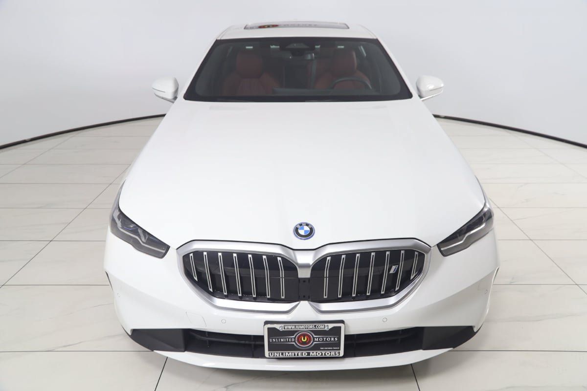 Used 2024 BMW i5 eDrive40i w/ Convenience Package RWD image 49