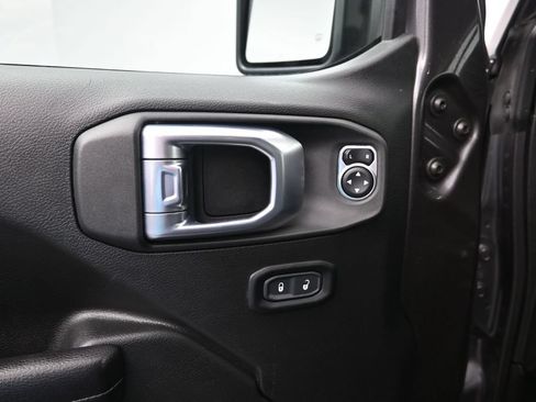 Used 2021 Jeep Wrangler Unlimited Rubicon AWD/4WD image 11