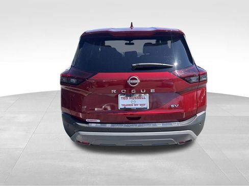 Used 2023 Nissan Rogue SV image 4