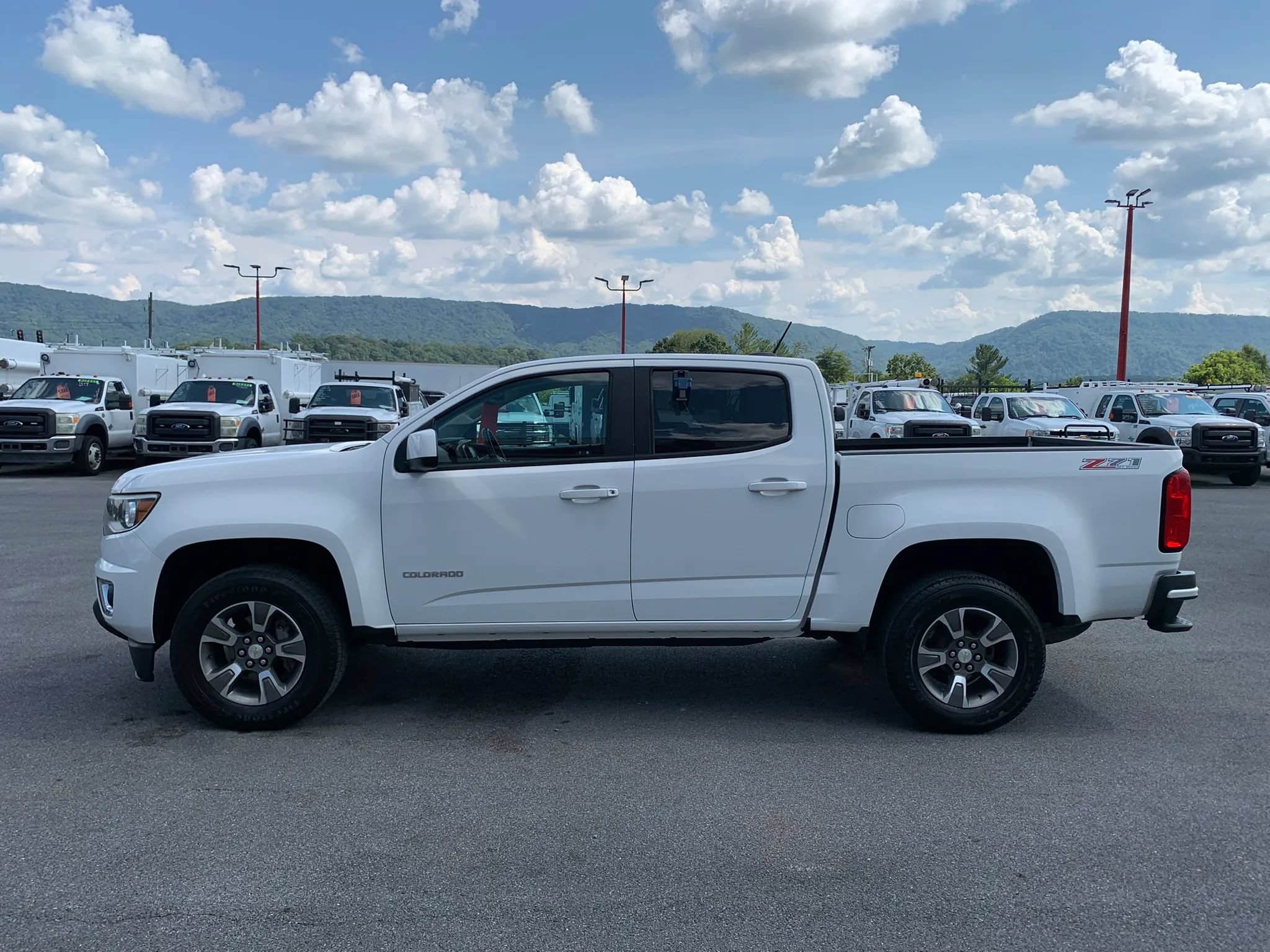 Used 2019 Chevrolet Colorado Z71 AWD/4WD image 5