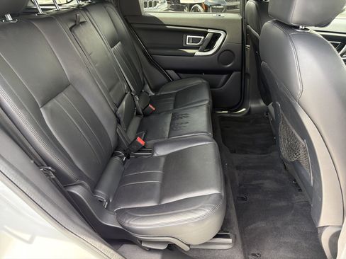 Used 2019 Land Rover Discovery Sport image 18