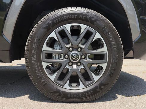 Used 2022 Toyota Tundra Limited RWD image 36