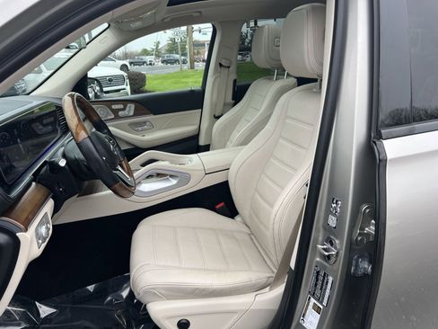 Used 2022 Mercedes-Benz GLS 450 4MATIC image 13