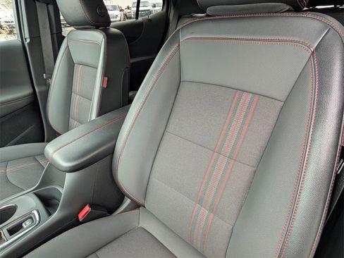 Used 2023 Chevrolet Equinox RS image 21