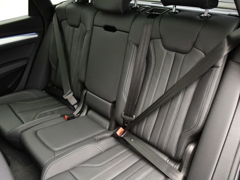 Certified 2025 Audi Q5 2.0T Premium Plus image 44