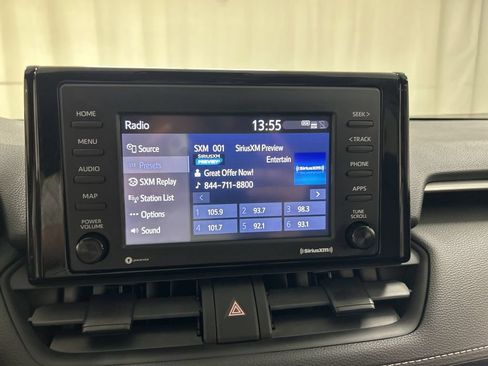 Used 2021 Toyota RAV4 LE AWD/4WD image 14