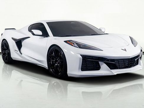 Used 2024 Chevrolet Corvette Z06 image 4